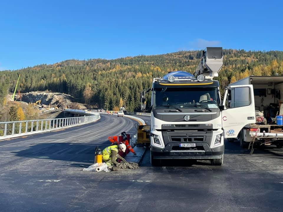 Støping av profilbetong på Svenådalen Bru okt. 2021